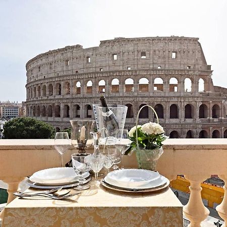 רומא Jacuzzi In Front Of The Colosseum מראה חיצוני תמונה