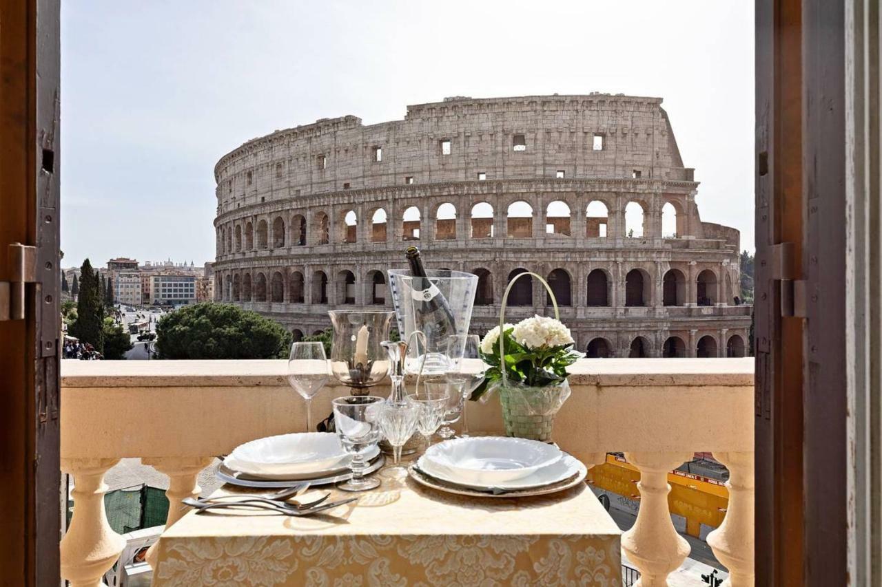 רומא Jacuzzi In Front Of The Colosseum מראה חיצוני תמונה